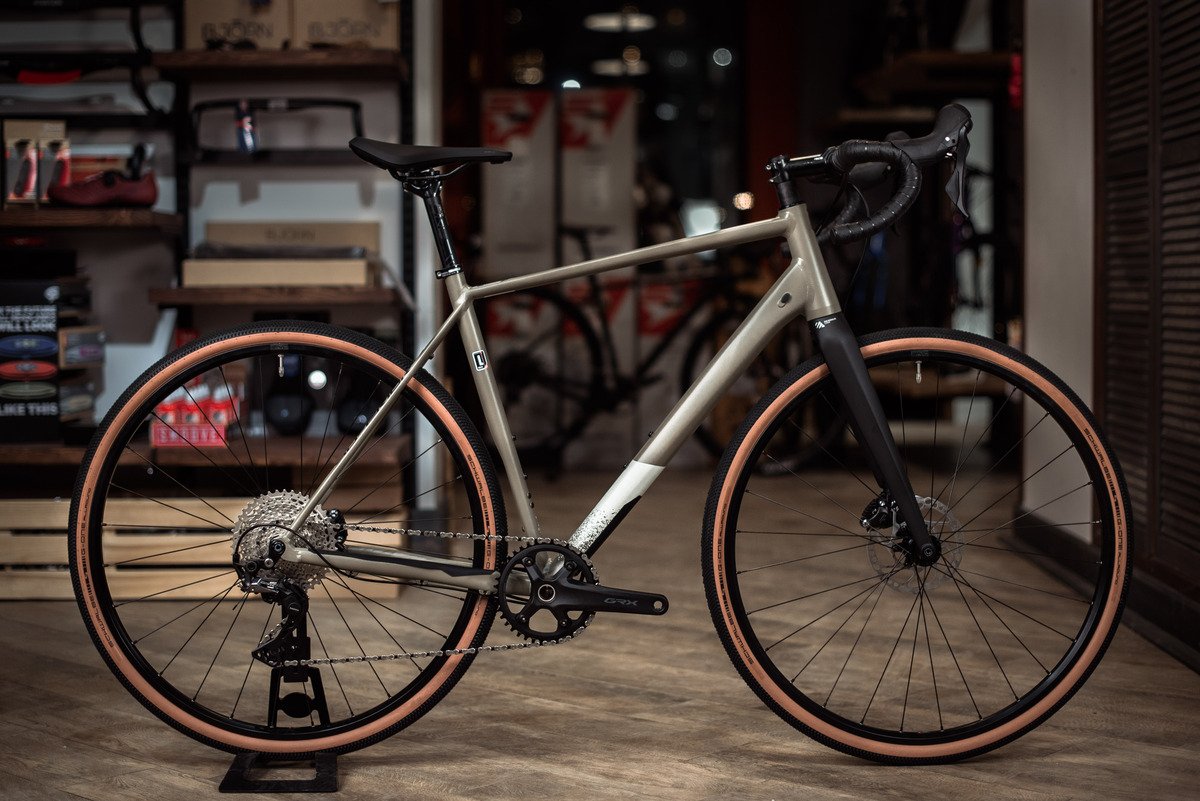 Superior X-Road Elite GR 2024 Matte Sand Grey