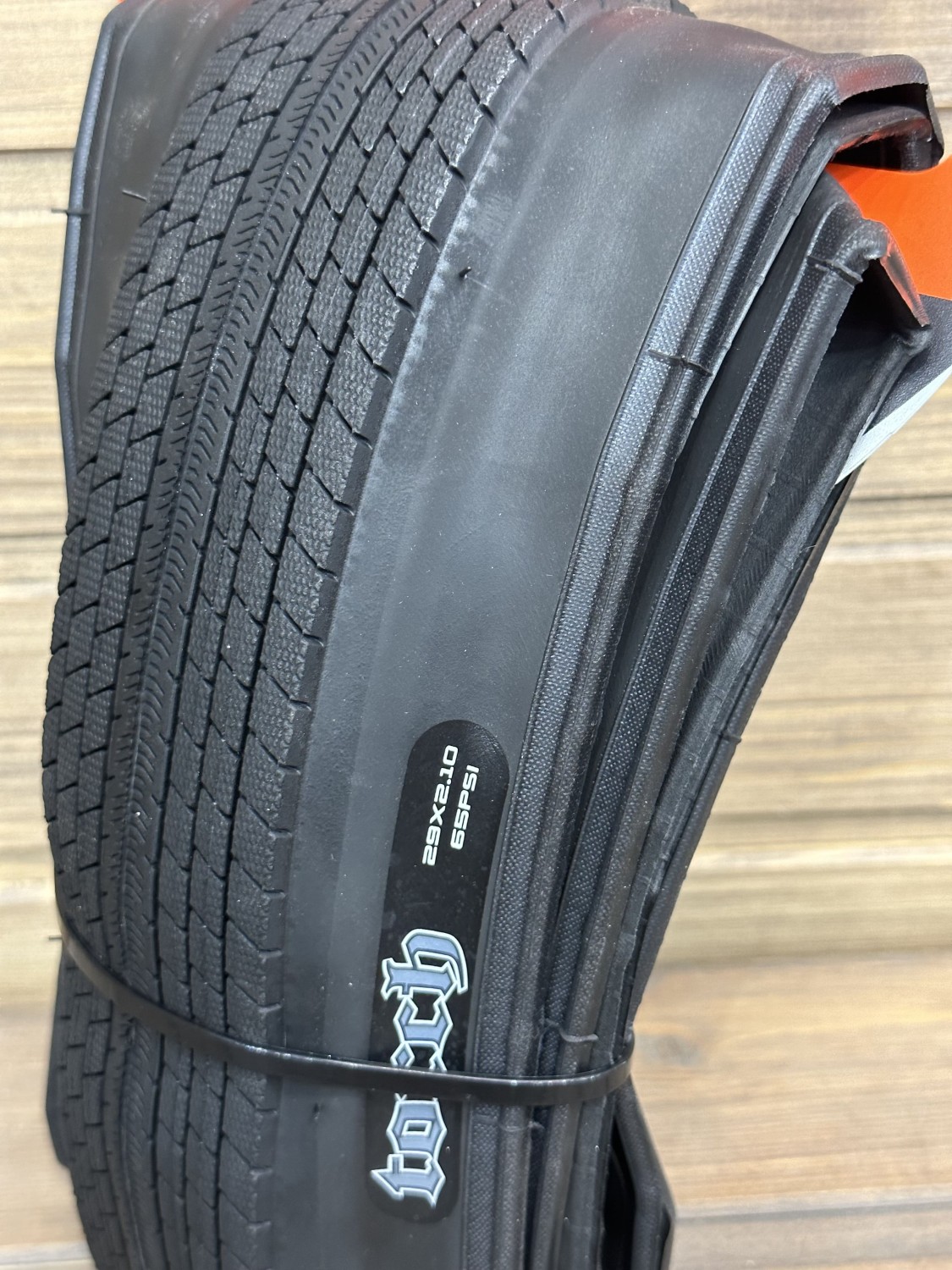 Купить Покрышка 29 Maxxis Torch 29x2.1 TPI120 складной корд за 3780.00 ...