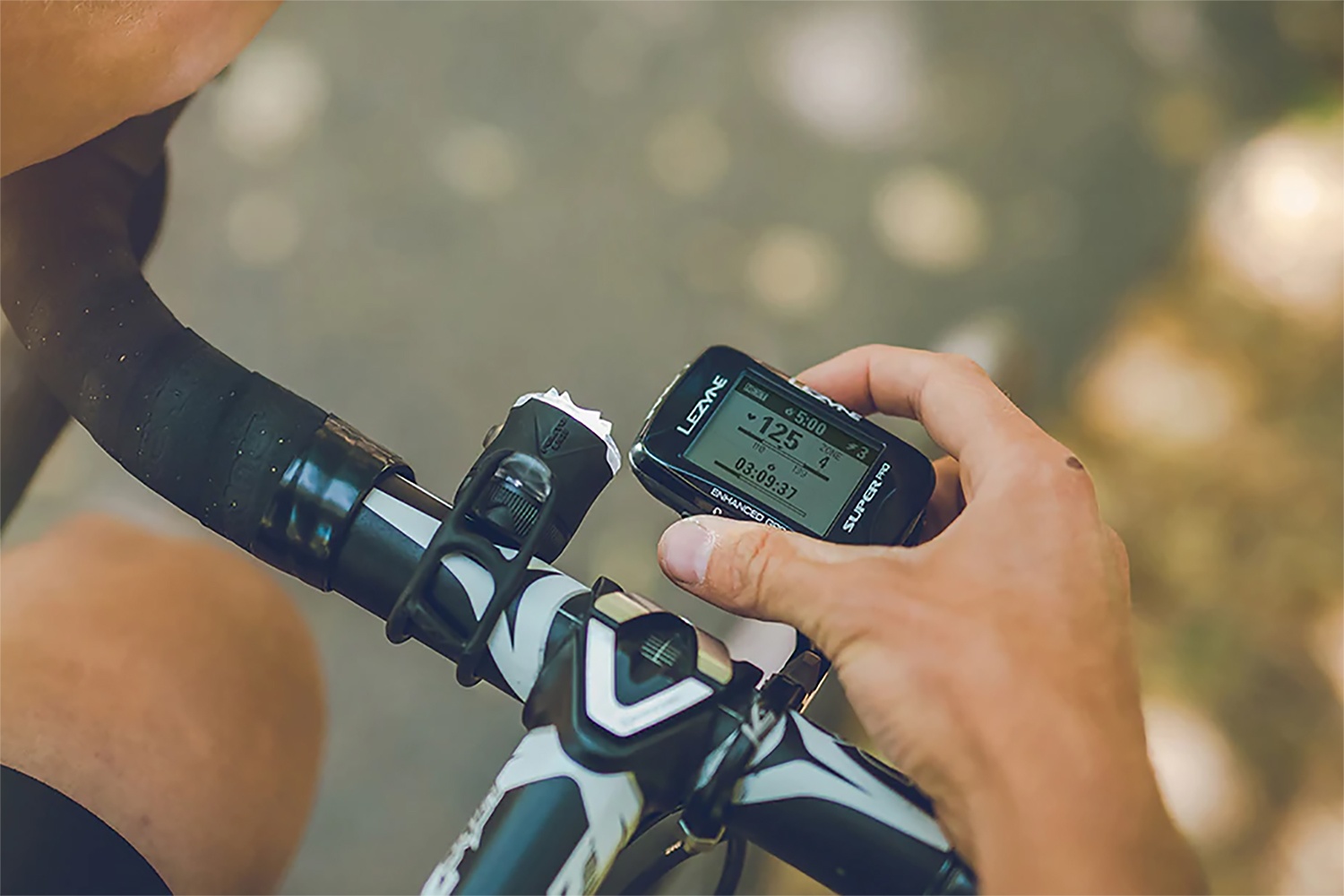 Купить Велокомпьютер с GPS LEZYNE Super Pro GPS Hr Loaded за 23999.00 ...