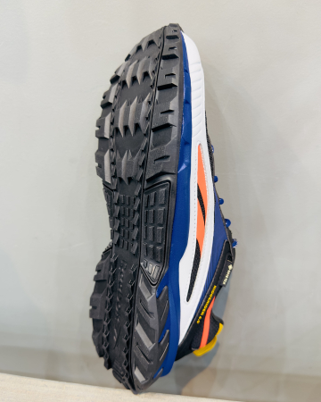 Кроссовки Кроссовки женские Reebok Ridgerider 6 GTX core black/bold purple/orange flare Артикул GX22479.5, GX224710, GX22479, GX22477, GX22478.5, GX224710.5