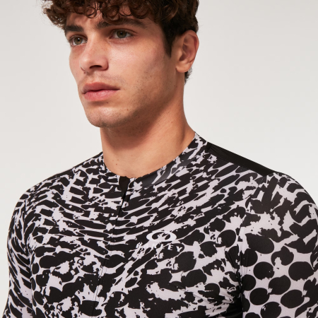 Джерси, толстовки, худи Джерси Oakley Endurance Dazzle Camo Abstract Black/White Артикул FOA404398-9SV-XL, FOA404398-9SV-M, FOA404398-9SV-S, FOA404398-9SV-L