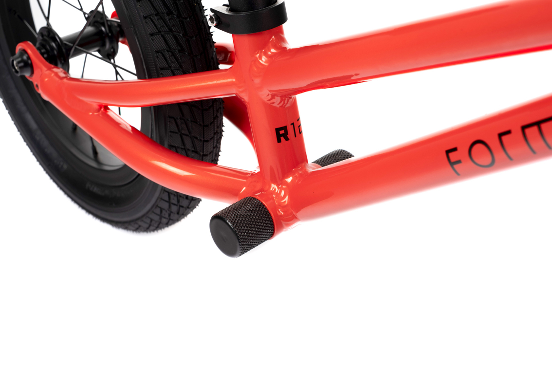 Беговелы для мальчиков Format RUNBIKE 12 2022 красный Артикул 