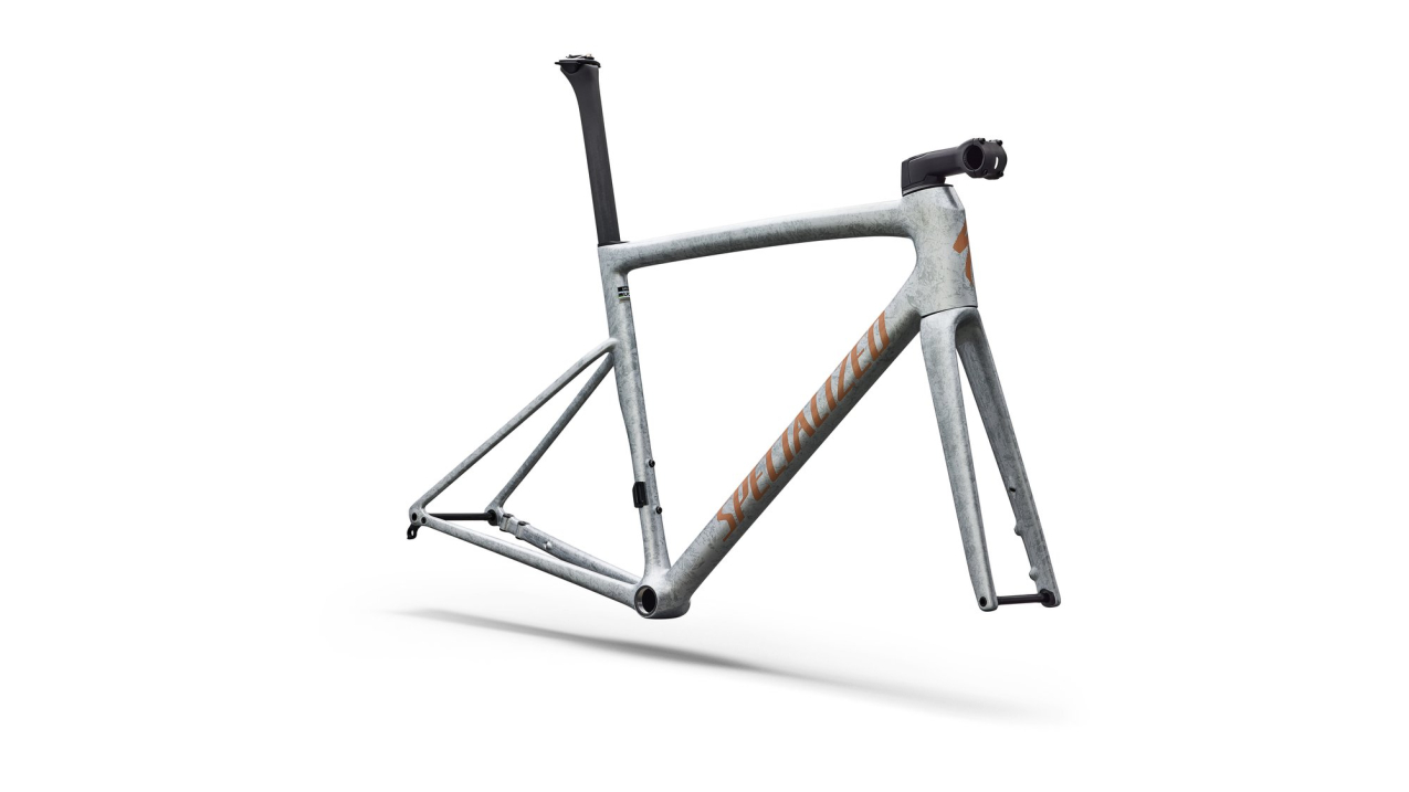 Рамы шоссе, гревел рама Specialized Tarmac SL8 2026 Gloss Silver Dust / Shadow Silver Dry Impasto / Photon Orange T Артикул 74926-1061, 74926-1044, 74926-1058, 74926-1052, 74926-1054, 74926-1056, 74926-1049