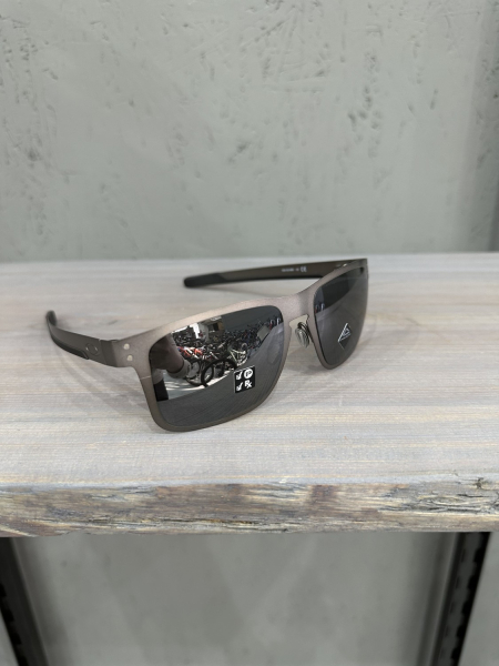 Очки Очки городские OAKLEY HOLBROOK METAL оправа Matte Gunmetal линза Prizm black polarized Артикул 