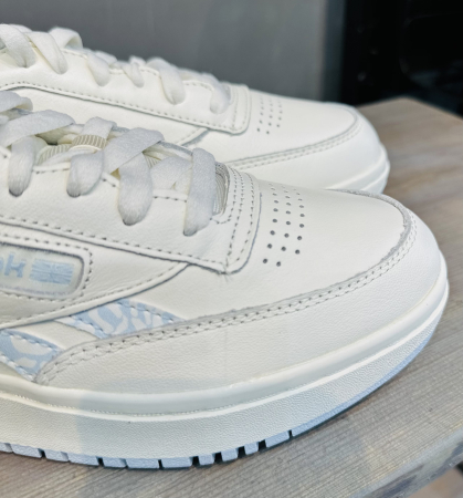 Кроссовки Кроссовки женские Reebok Club C Double Revenge glass blue/chalk/chalk Артикул H036527.5, H0365210, H036525.5, H036529, H036529.5, H0365210.5, H036526, H036528.5, H036528, H036527, H0365211, H036526.5