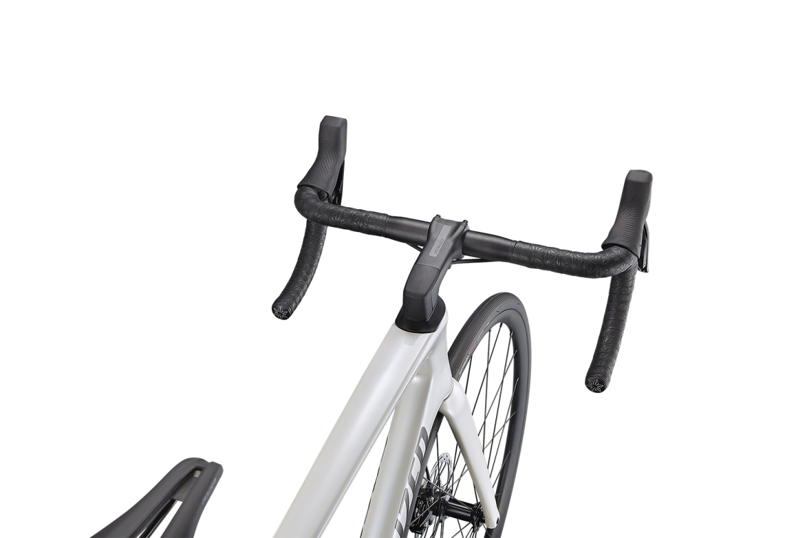 Шоссейные велосипеды Specialized Tarmac SL7 Comp Rival Etap Axs 2022 Gloss Metallic White Silver / Smoke Артикул 90622-5161, 90622-5154, 90622-5156, 90622-5158, 90622-5152, 90622-5149, 90622-5144