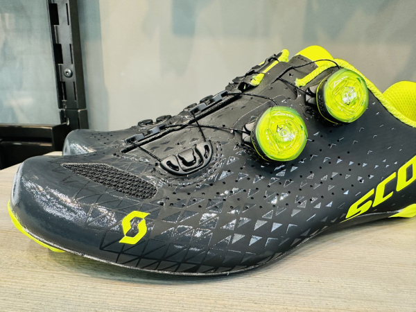 Велотуфли шоссе и триатлон Велотуфли Scott Road RC matt black/sulphur yellow Артикул 7613368481225, 7613368481201