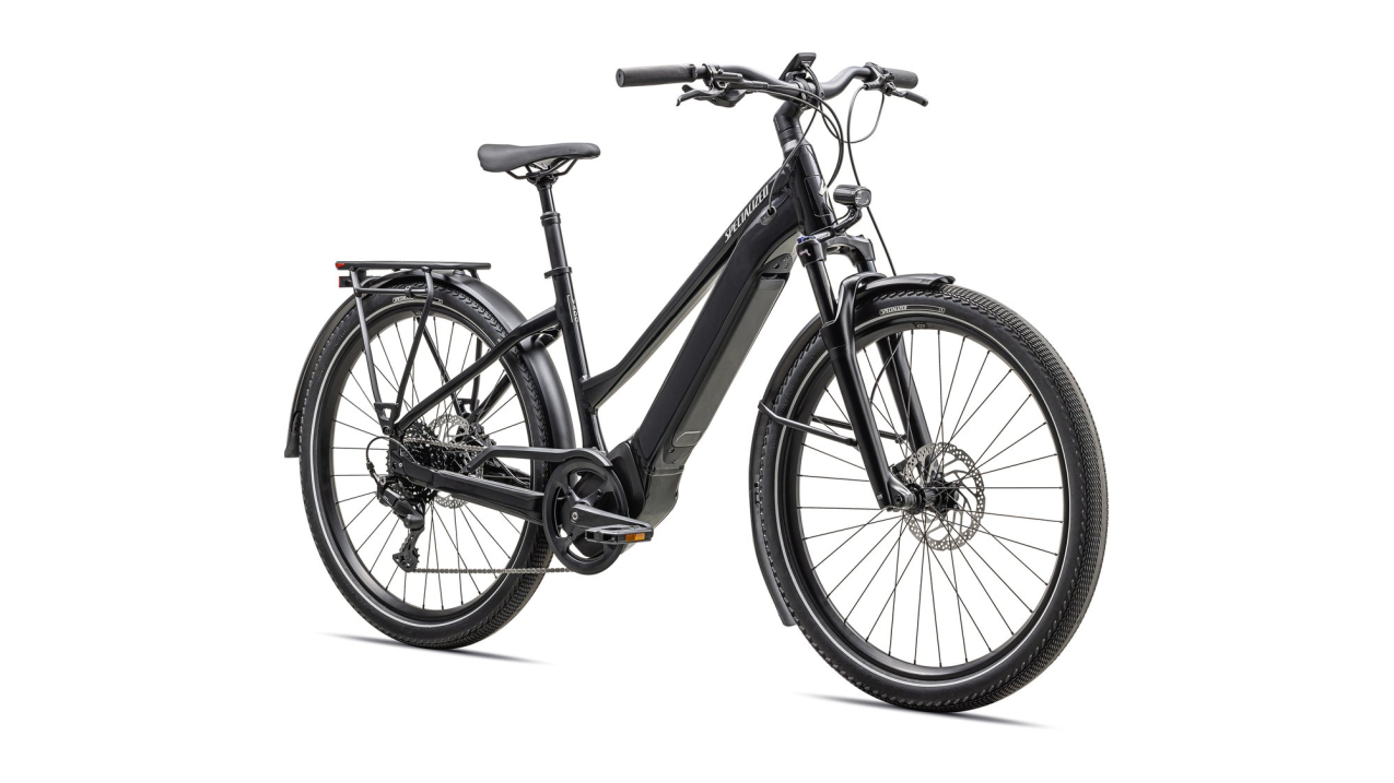 TURBO VADO - свой в городе! Specialized Turbo Vado 4.0 Step-Through 2025 Gloss Castblack / Satin Silver Reflective Артикул 95324-5402, 95324-5404, 95324-5405, 95324-5403