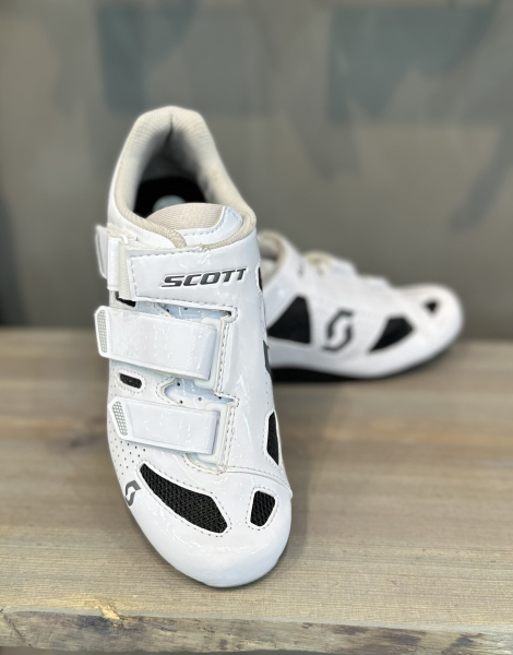 Велотуфли шоссе и триатлон Велотуфли женские Scott Road Comp gloss white/gloss black Артикул 7613368818991, 7613368818984, 7613368819011, 7613368819028