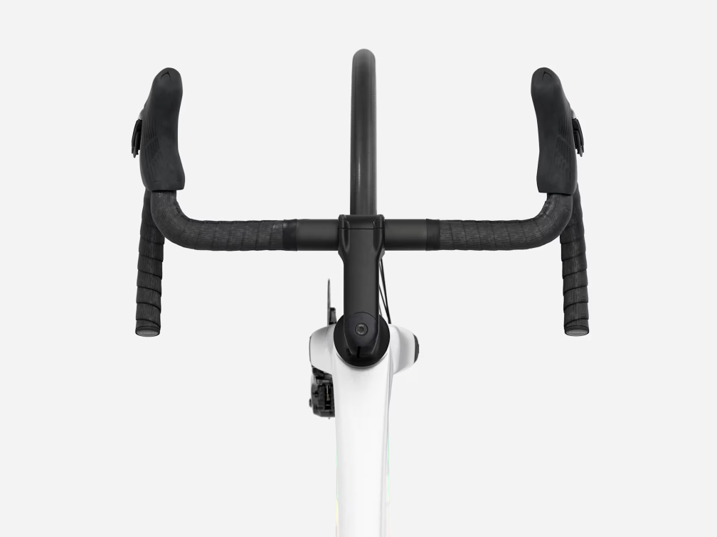 Шоссейные велосипеды Trek Madone SL 6 105 Di2 Gen 8 Gloss Crystal White/Matte Deep Smoke Артикул 5337991, 5337992, 5337993