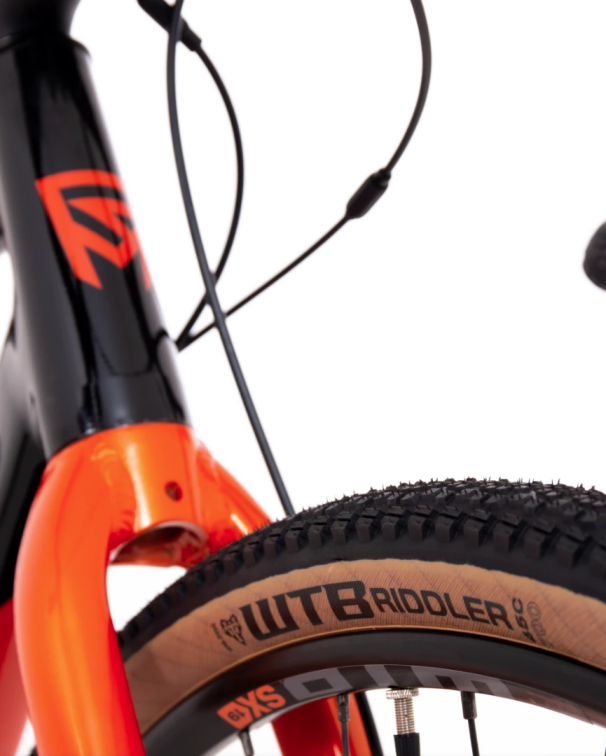 Гравийные велосипеды, ригиды Rock Machine Gravelride 200 2022 Gloss Black/Silver/Orange Артикул 803.2022.28012S