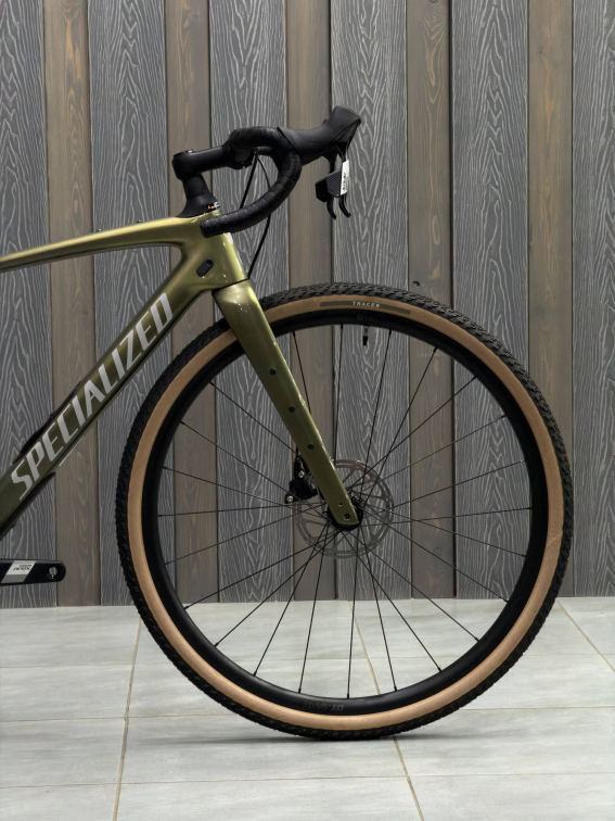 Гравийные велосипеды, комфорт плюс Specialized Diverge 4 Comp Carbon 2026 SRAM Apex AXS Laurel Green Metallic/ Dolomite Metallic Артикул 95426-5349, 95426-5354, 95426-5352, 95426-5361, 95426-5356, 95426-5358