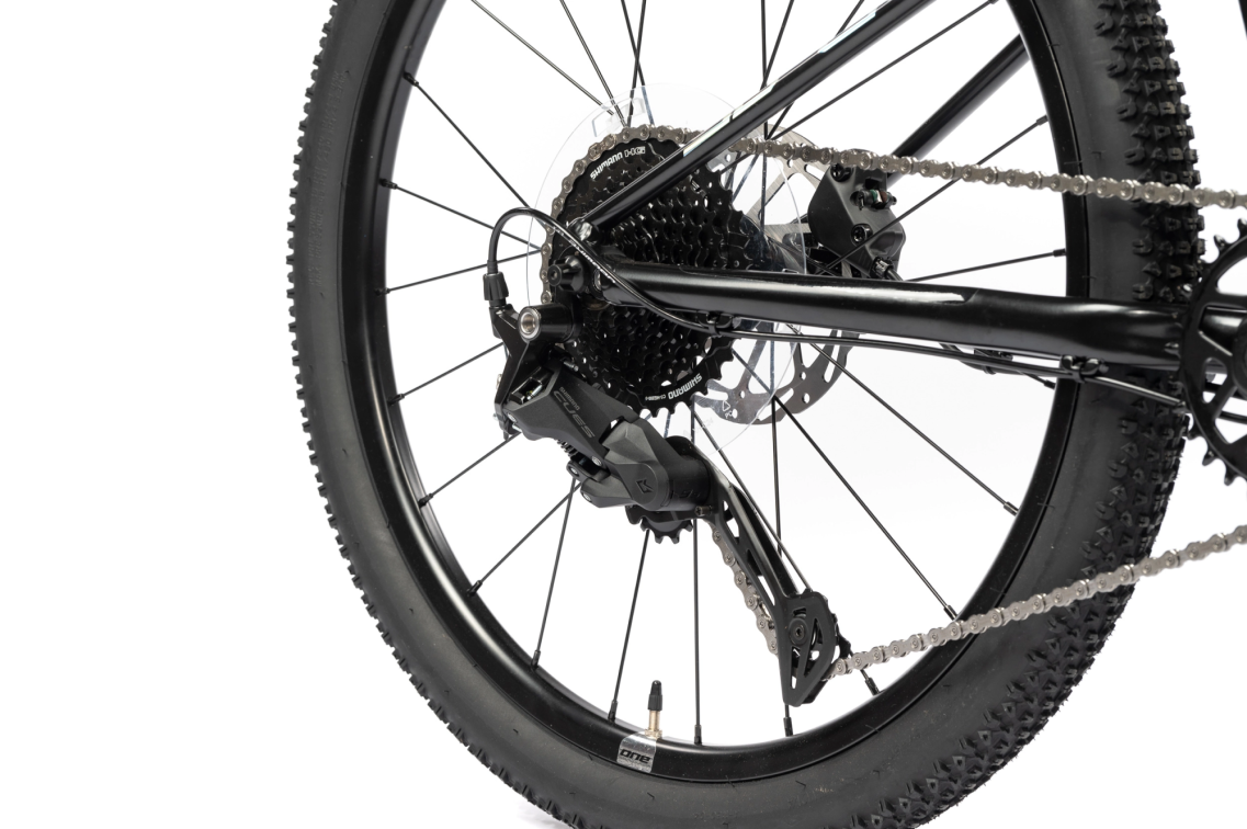 24 дюйма (7-11 лет) Superior Team 24 Matte Black/Hologram Chrome/Team Red 2025 Артикул 801.2025.29601