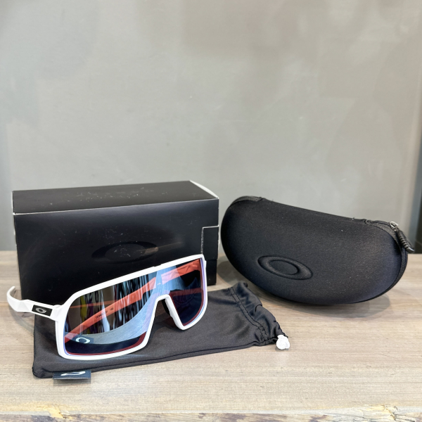 Очки спортивные OAKLEY Sutro оправа Polished White линза Prizm Snow Sapphire