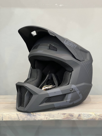 Шлемы Шлем Leatt MTB Gravity 2.0 Stealth Артикул 1023013953