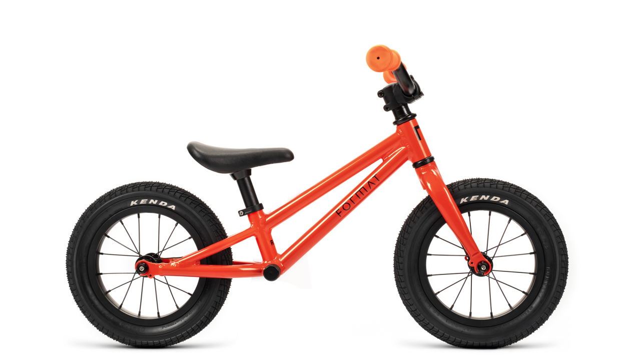 Беговелы для мальчиков Format RUNBIKE 12 2022 красный Артикул 