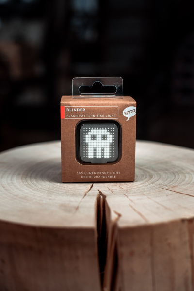 Фонарь передний Knog Blinder Skull