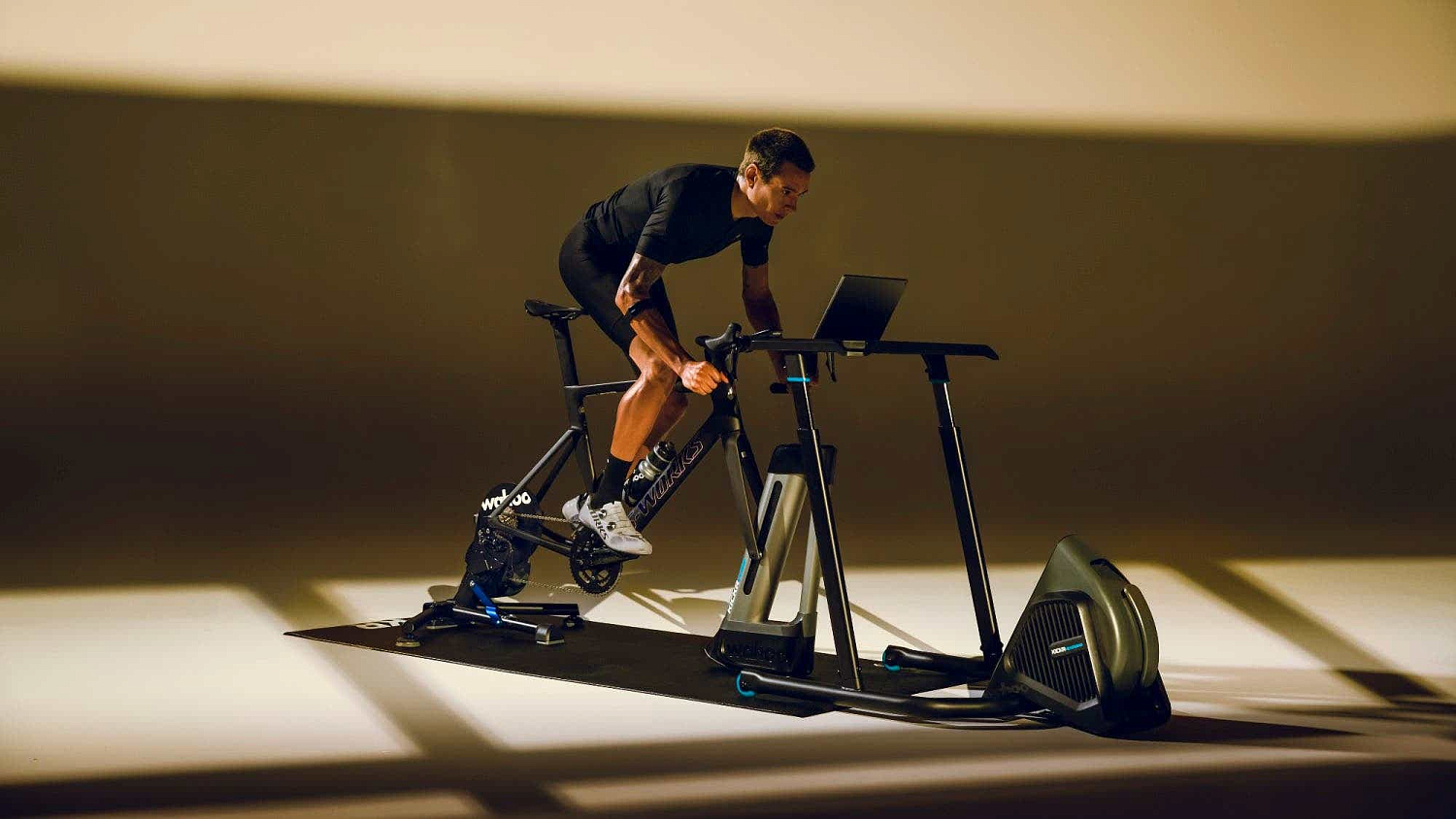 Велотренажер Wahoo KICKR Smart Power Trainer