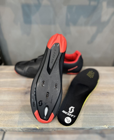 Велотуфли шоссе и триатлон Велотуфли Scott Road Comp black/red Артикул 7613368818571, 7613368818595, 7613368818557, 7613368818618, 7613368818601, 7613368818540, 7613368818588, 7613368818564, 7613368818625
