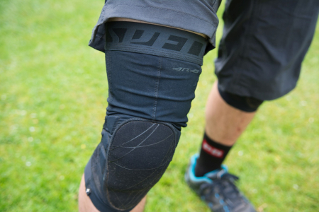 Защита Наколенники Specialized Atlas Knee Pads Артикул 64315-1104, 64315-1102, 64315-1105, 64315-1103