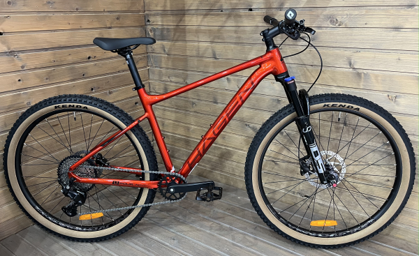 Hagen Four 4.9 27.5 2025 Dark Orange