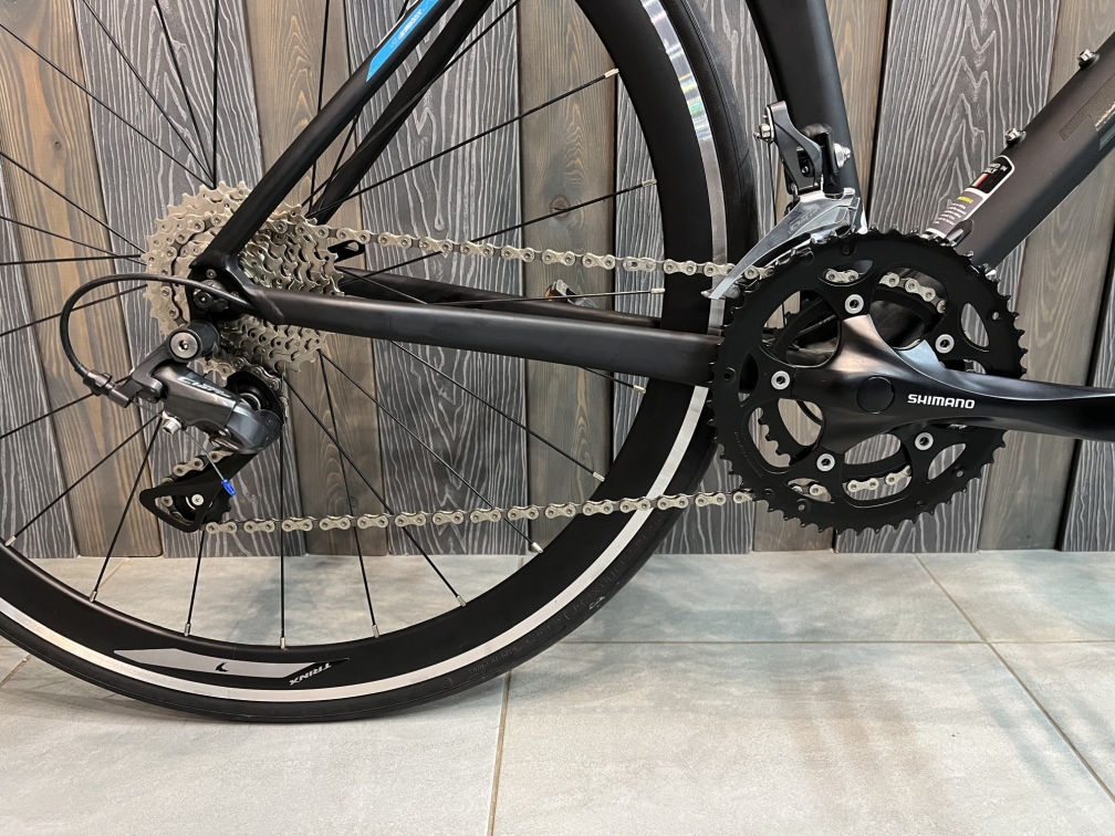 Шоссейные велосипеды Trinx Swift Claris 2022 Black/Blue Артикул 