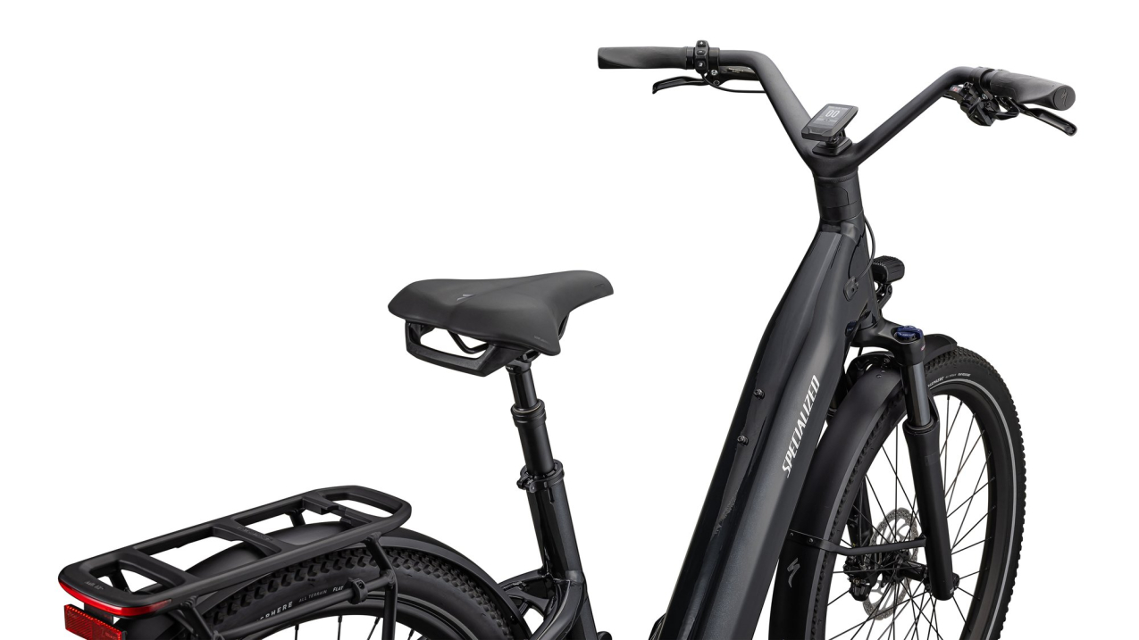 TURBO COMO - современный уровень комфорта Specialized Turbo Como 4.0 2025 Cast Black / Silver Reflective Артикул 90424-5402, 90424-5404, 90424-5403