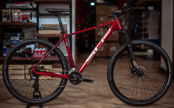 Superior XC 819 2024 Gloss Dark Red Silver
