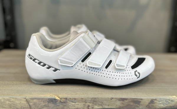 Велотуфли шоссе и триатлон Велотуфли женские Scott Road Comp gloss white/gloss black Артикул 7613368818984, 7613368819011, 7613368819028, 7613368818991