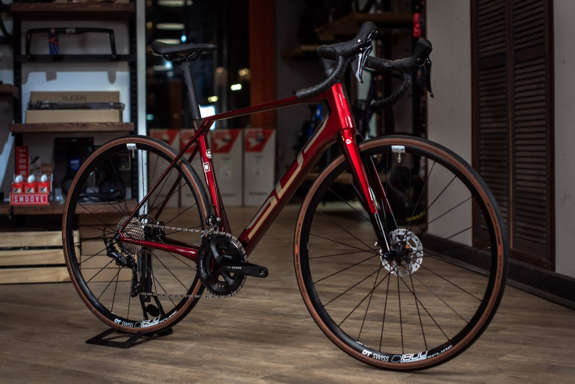 Туристические велосипеды Superior X-Road Team Elite 700C 2024 Gloss Dark Red Артикул 801.2022.28005, 801.2022.28004