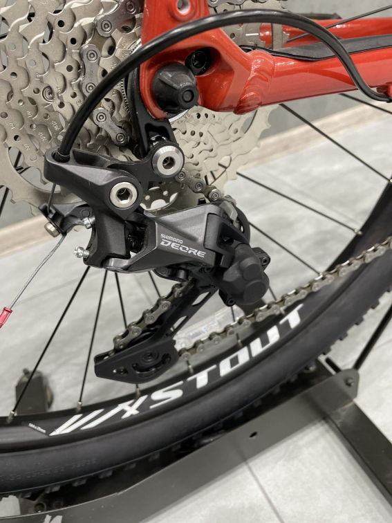 Купить Specialized Rockhopper Elite 27,5 Deore 1x10 2022 Gloss Redwood / Smoke Артикул 