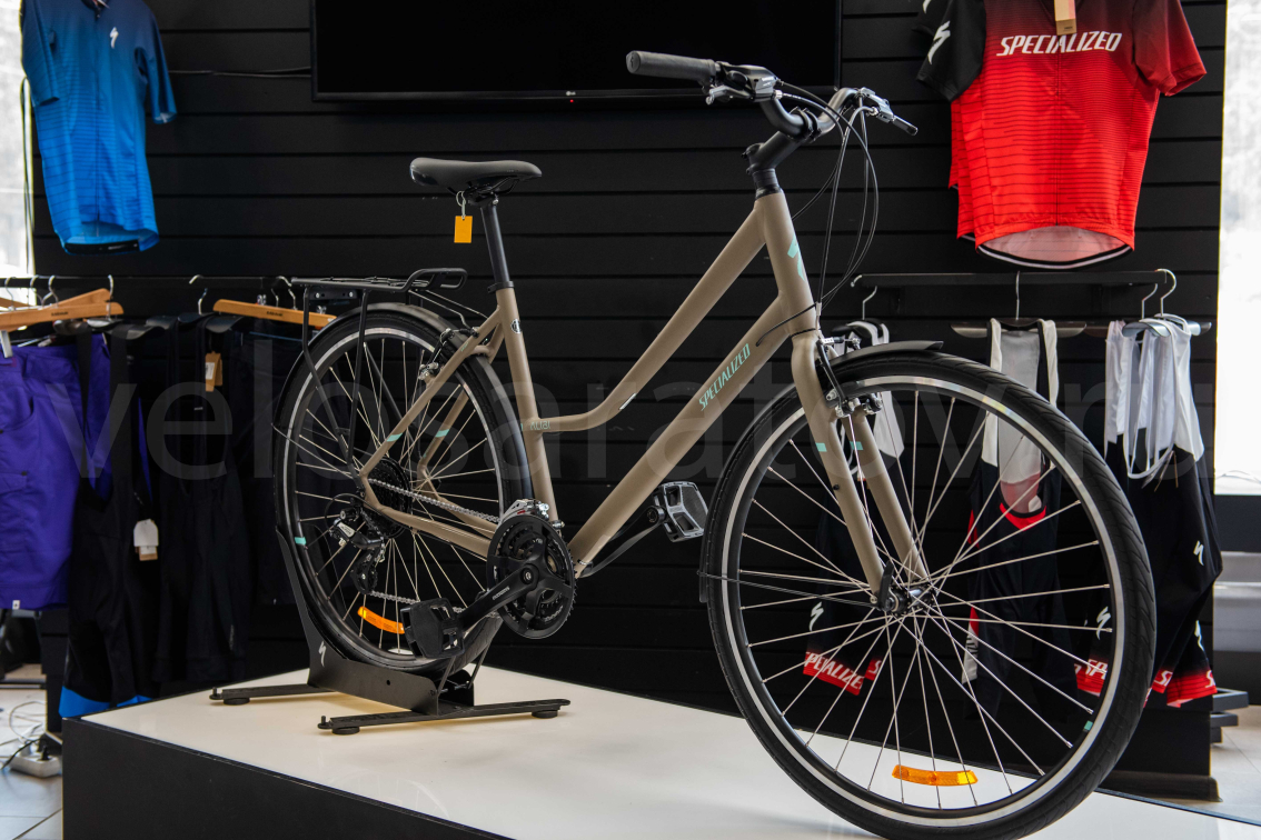 Городские велосипеды Specialized Alibi Sport EQ Step Through 2018 Артикул B6617-6304, B6617-6302, B6617-6303