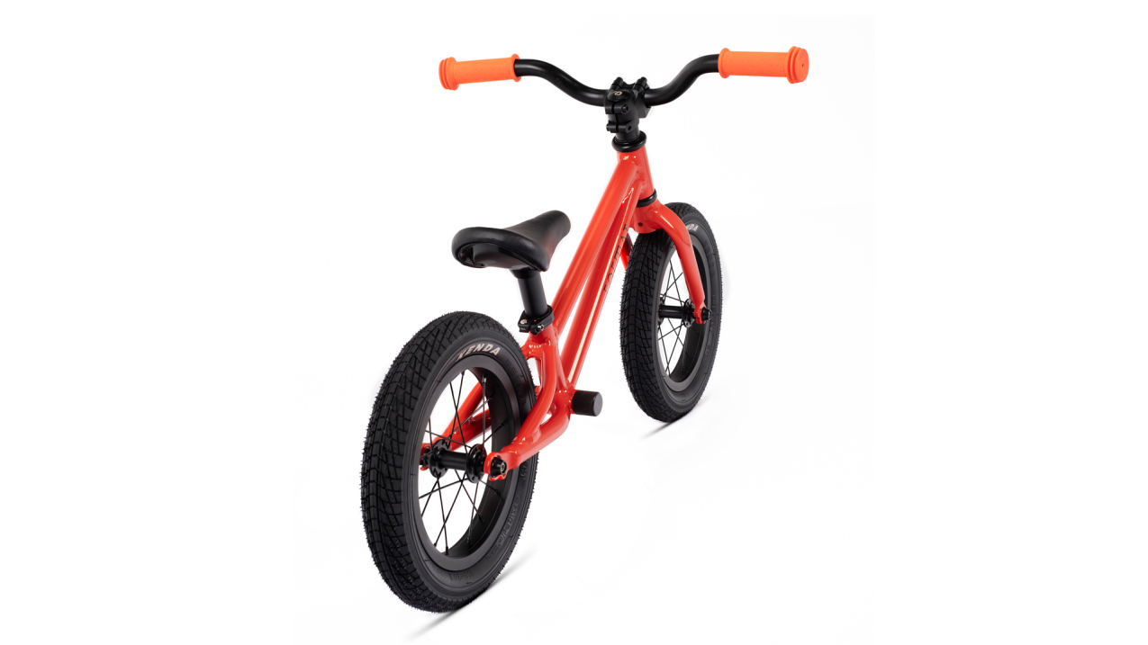 Беговелы для мальчиков Format RUNBIKE 12 2022 красный Артикул 