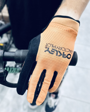 Велоперчатки Велоперчатки женские LF Oakley All Mountain Mtb Glove Soft Orange Артикул FOS800022-73K-M, FOS800022-73K-L