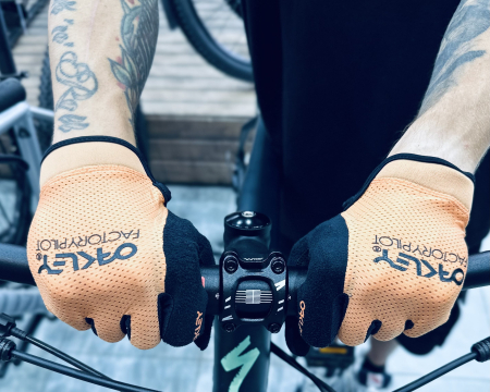 Велоперчатки Велоперчатки женские LF Oakley All Mountain Mtb Glove Soft Orange Артикул FOS800022-73K-M, FOS800022-73K-L