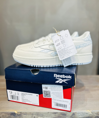Кроссовки Кроссовки женские Reebok Club C Double Revenge glass blue/chalk/chalk Артикул H036527.5, H0365210, H036525.5, H036529, H036529.5, H0365210.5, H036526, H036528.5, H036528, H036527, H0365211, H036526.5