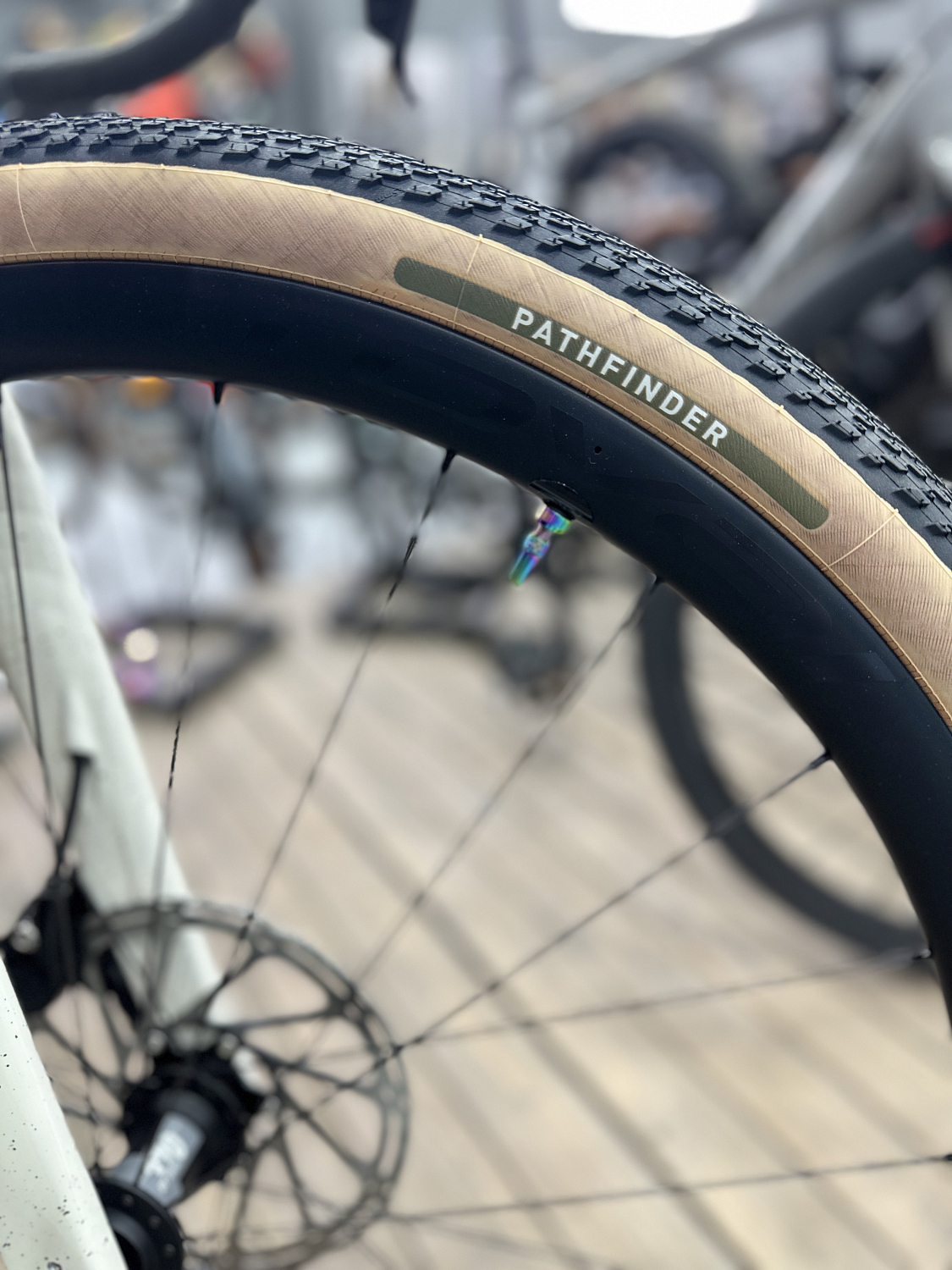 Покрышка 700 Specialized Pathfinder TLR Tan Wall