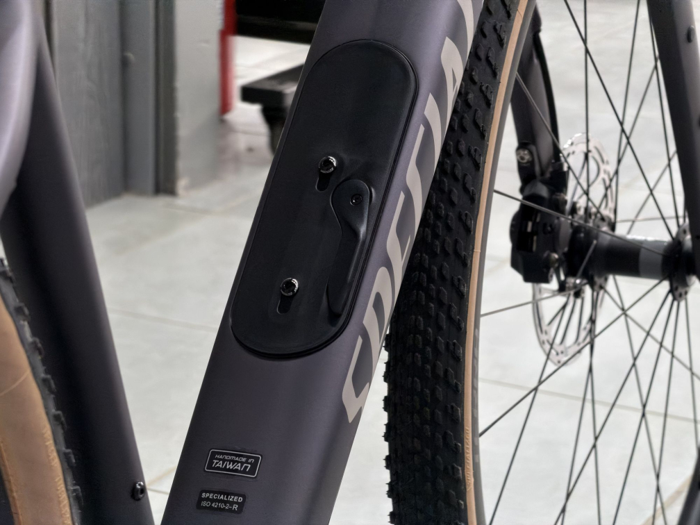 Гравийные велосипеды, комфорт плюс Specialized Diverge 4 Expert 2026 SRAM Rival XPLR Nebula Metallic/ Sandstone Metallic Артикул 95426-3249, 95426-3256, 95426-3254, 95426-3258, 95426-3252, 95426-3261