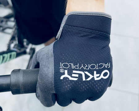 Велоперчатки Велоперчатки женские LF Oakley All Mountain Mtb Glove Blackout Артикул FOS800022-02E-M, FOS800022-02E-L, FOS800022-02E-S