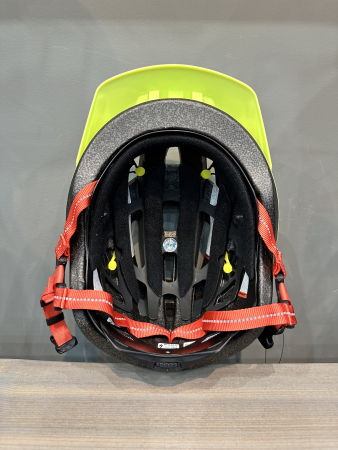 Шлемы Шлем детский Specialized Shuffle Child Led Mips Limestone Артикул 60023-1632