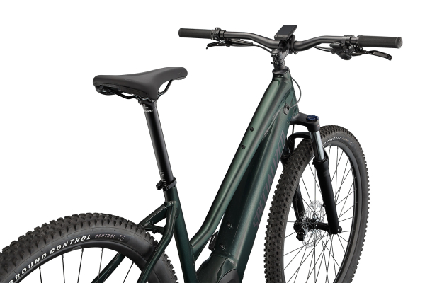 TURBO TERO - Способность колесить где угодно! Specialized Turbo Tero 3.0 Step-Through 2022 Oak Green Metallic / Smoke Артикул 95122-8205, 95122-8202, 95122-8204, 95122-8203