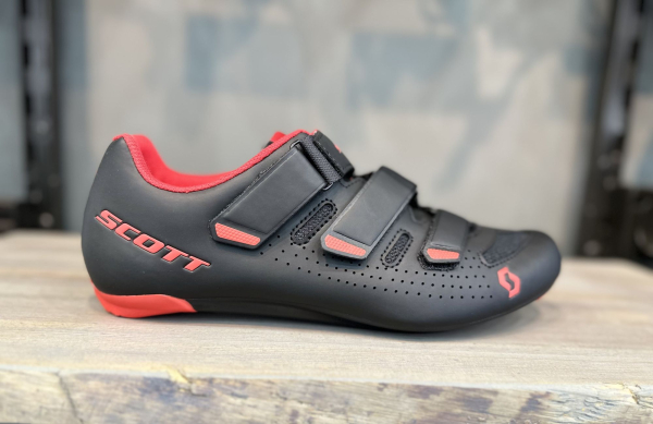 Велотуфли шоссе и триатлон Велотуфли Scott Road Comp black/red Артикул 7613368818571, 7613368818595, 7613368818557, 7613368818618, 7613368818601, 7613368818540, 7613368818588, 7613368818564, 7613368818625