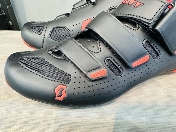 Велотуфли шоссе и триатлон Велотуфли Scott Road Comp black/red Артикул 7613368818571, 7613368818595, 7613368818557, 7613368818618, 7613368818601, 7613368818540, 7613368818588, 7613368818564, 7613368818625