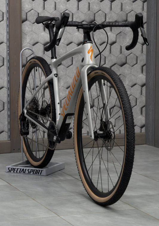 Гравийные велосипеды, комфорт плюс Specialized Diverge 4 Comp Carbon 2026 SRAM Apex AXS Dolomite Metallic/ Orange Zest Артикул 95426-5049, 95426-5054, 95426-5056, 95426-5061, 95426-5052, 95426-5058