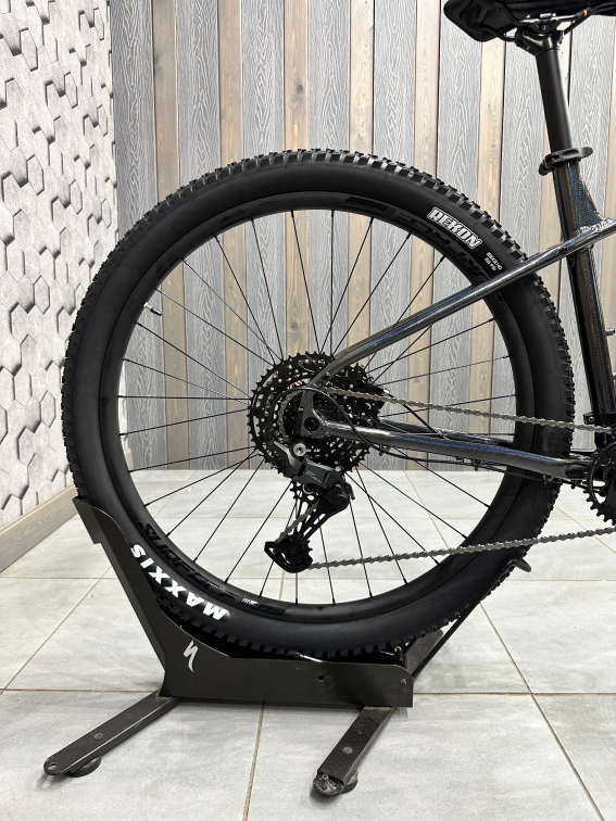 Купить Silverback SE:SERIES 10 29 2026 Gloss Rainbow Pearl/Matt Black Артикул 4816026331402, 4816026331396