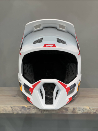 Шлемы Шлем Leatt MTB Gravity 2.0 White/Red Артикул 1024120213