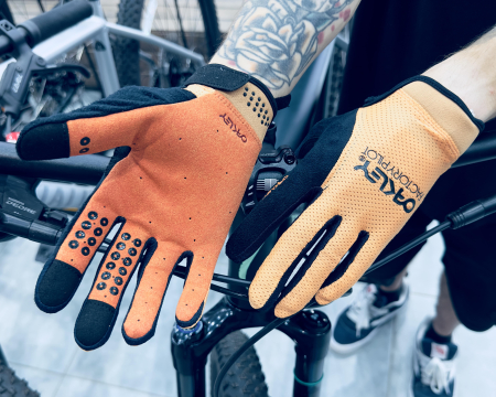 Велоперчатки Велоперчатки женские LF Oakley All Mountain Mtb Glove Soft Orange Артикул FOS800022-73K-M, FOS800022-73K-L