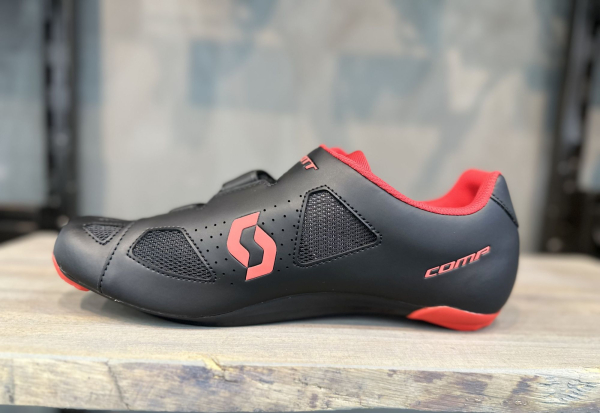 Велотуфли шоссе и триатлон Велотуфли Scott Road Comp black/red Артикул 7613368818571, 7613368818595, 7613368818557, 7613368818618, 7613368818601, 7613368818540, 7613368818588, 7613368818564, 7613368818625