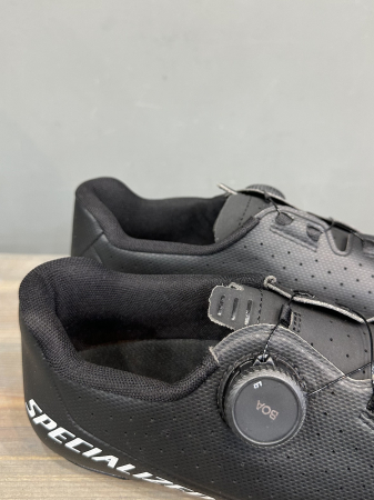 Велотуфли шоссе и триатлон Велотуфли Road Specialized Torch 2.0 Black Артикул 61023-3037, 61023-3040, 61023-3041, 61023-3036, 61023-3038, 61023-3042, 61023-3044, 61023-30415, 61023-3048, 61023-3043, 61023-3049, 61023-3047, 61023-30455, 61023-3045, 61023-30405, 61023-30445, 61023-30425, 61023-3039, 61023-3046, 61023-30435