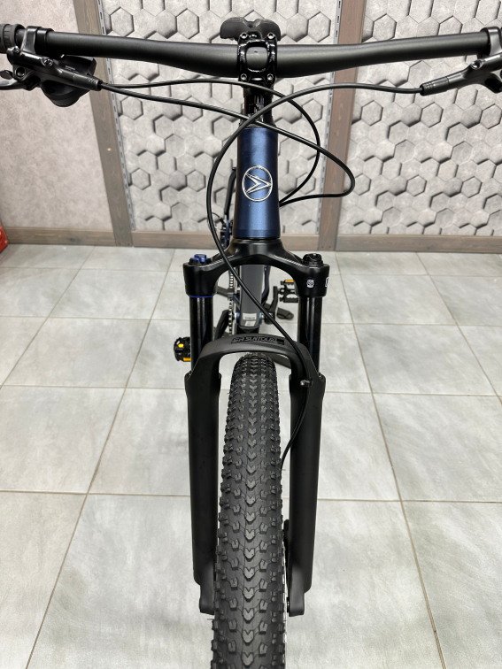 Купить Silverback SE:SERIES 9 29 2026 Matt Deep Passion Blue/Gloss Blue Артикул 4816026331365, 4816026331372